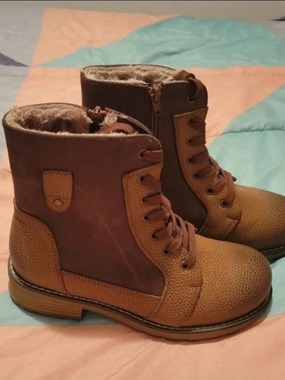 NWOT Womens Brown Lace-Up Faux Fur Lined Boots